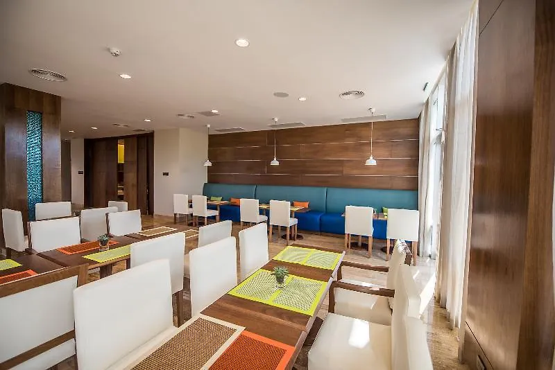 Hampton Inn Santo Domingo Airport La Caleta Otel